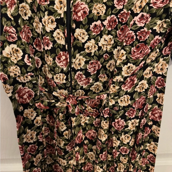 Short Sleeve Floral Jumpsuit Size 10 - Picture 16 of 16